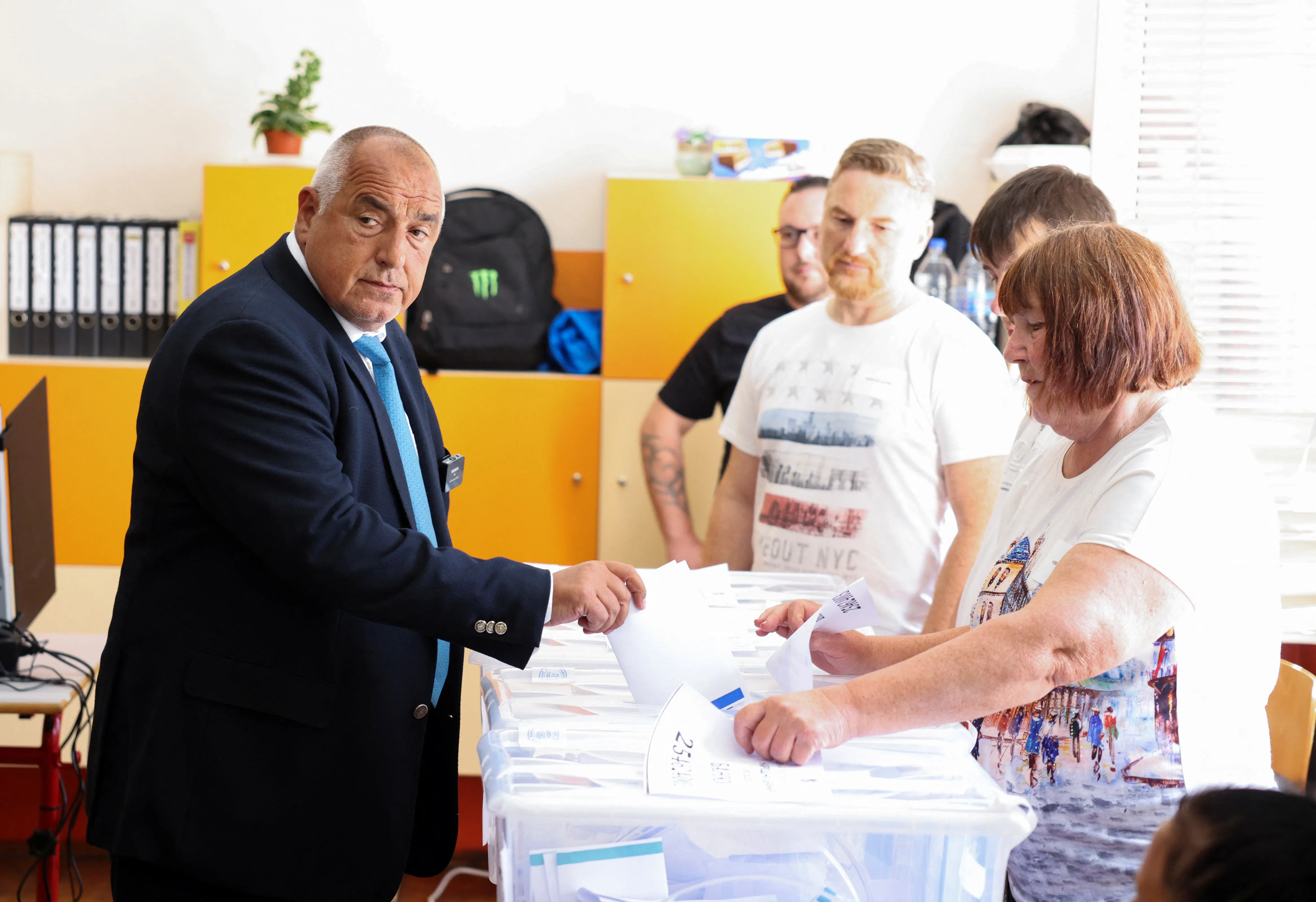 Bulgaria’s Snap Election Produces Another Fragmented Parliament Amid Voter Fatigue